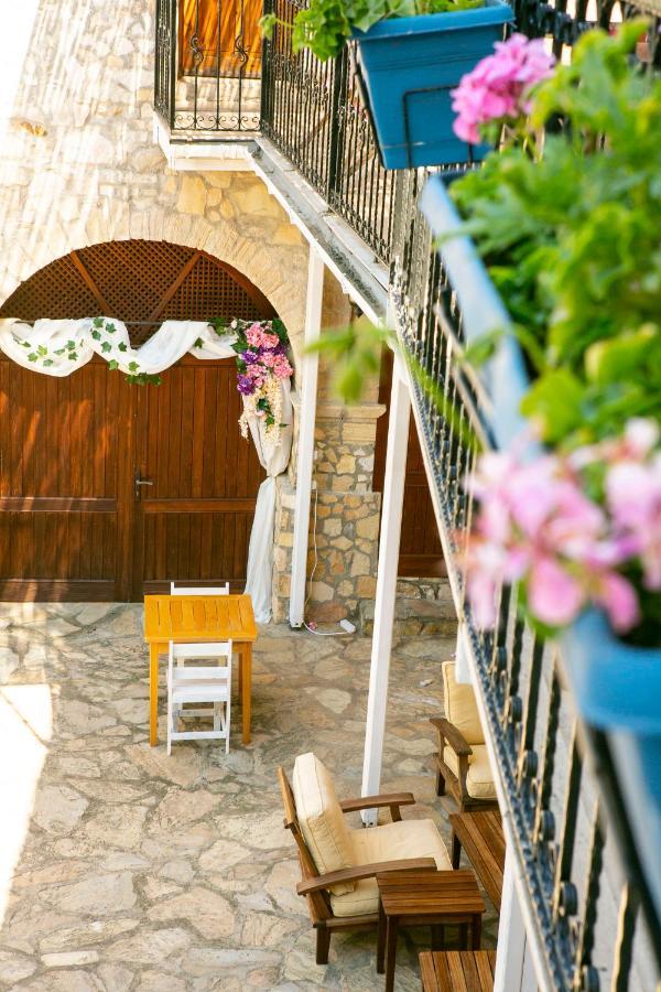 Annemin Harabesi Otel Çeşme Extérieur photo